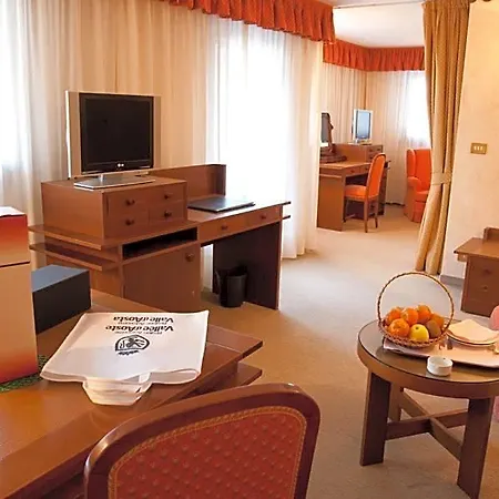 Pavillon 4* Κουρμαγιέρ