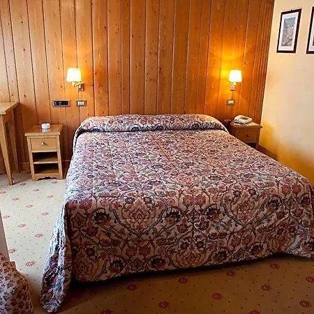 Ξενοδοχείο Pavillon 4*